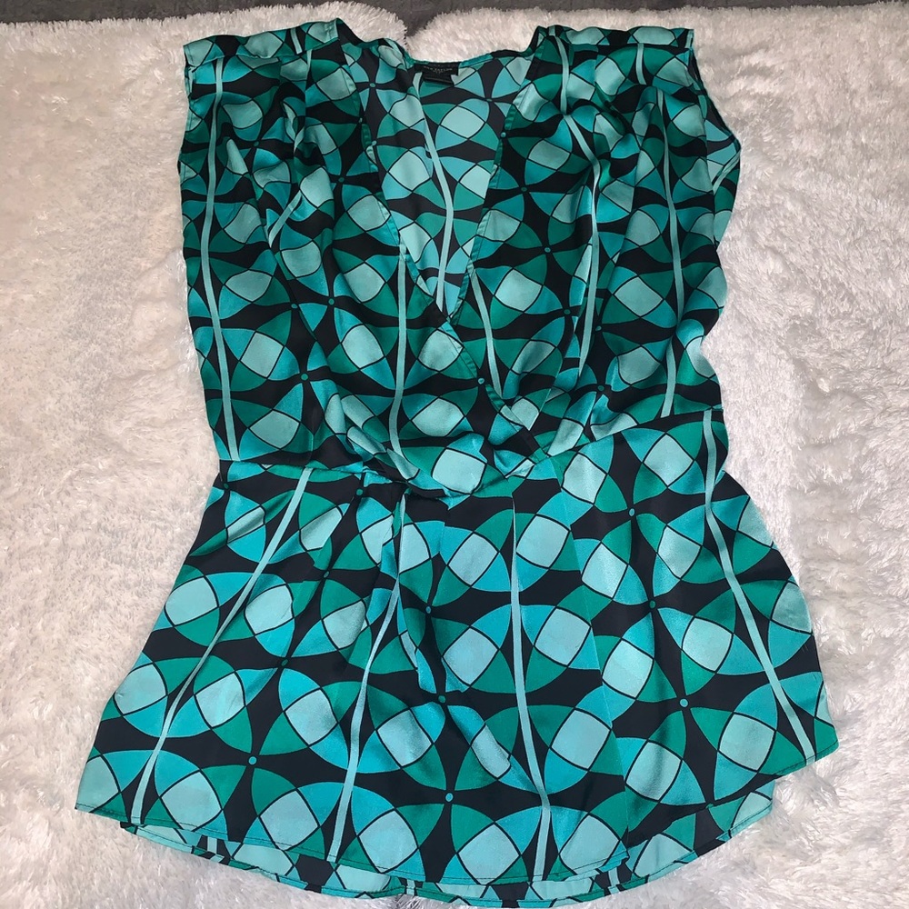 Ann Taylor Green & Black Abstract Top Size M